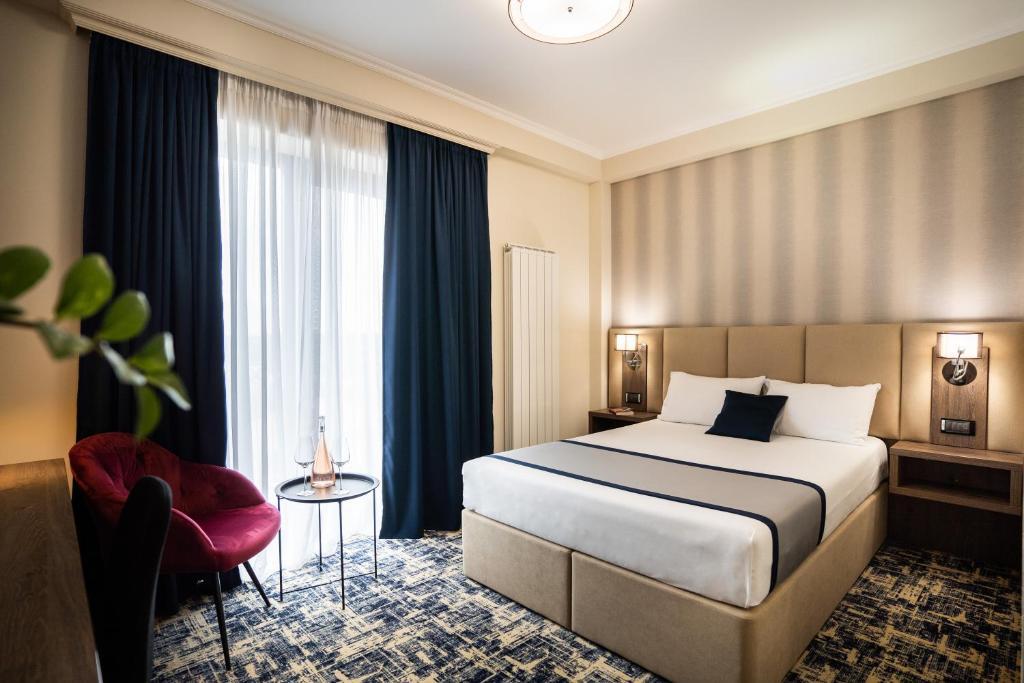 Imperio Hotel image 2